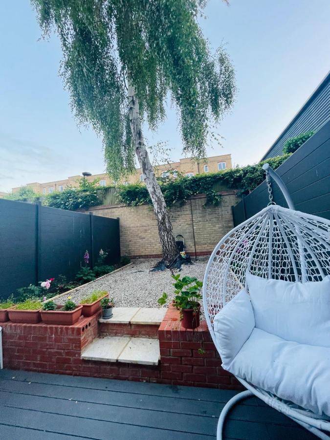 Riverside Premium En Suite Double Room E14 London Eksteriør billede